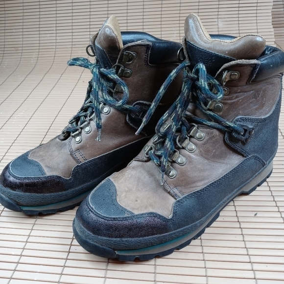 Timberland men's Waterproof hunting hiking boot. Style 95000. Brown leather para - Picture 1 of 11